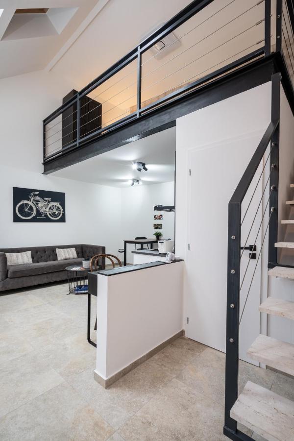 Studio Station With Gallery Budapest Esterno foto