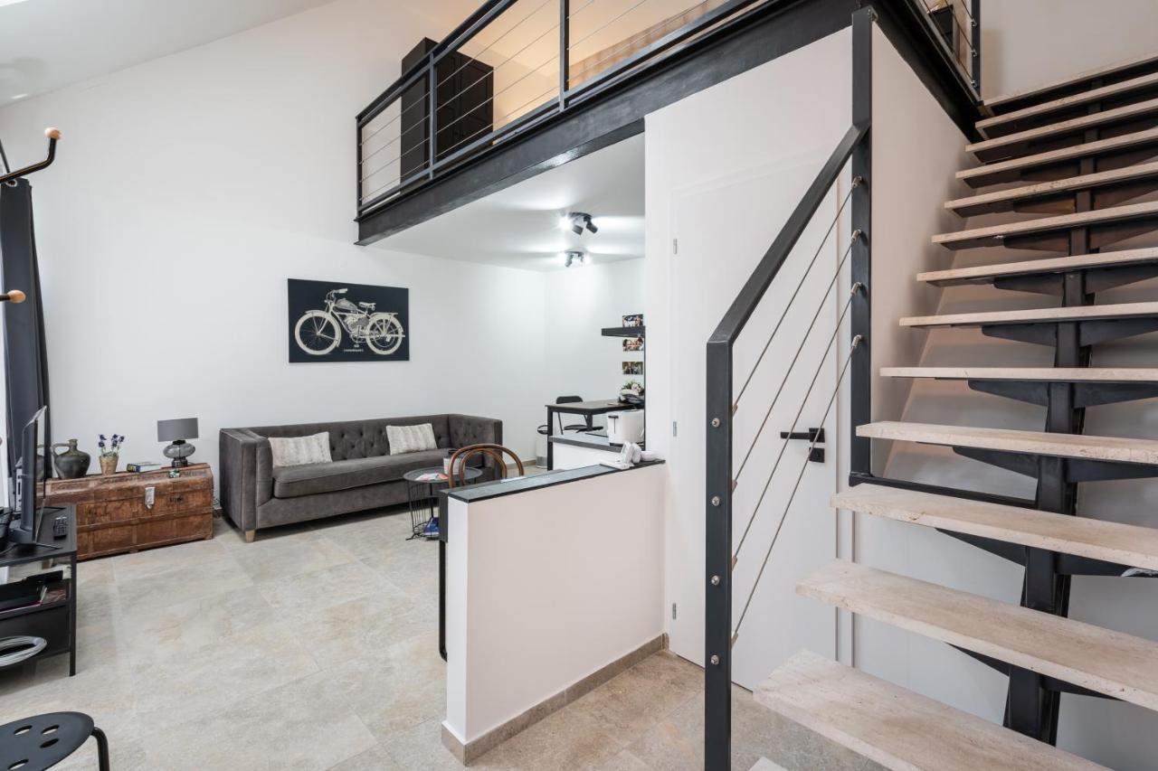 Studio Station With Gallery Budapest Esterno foto