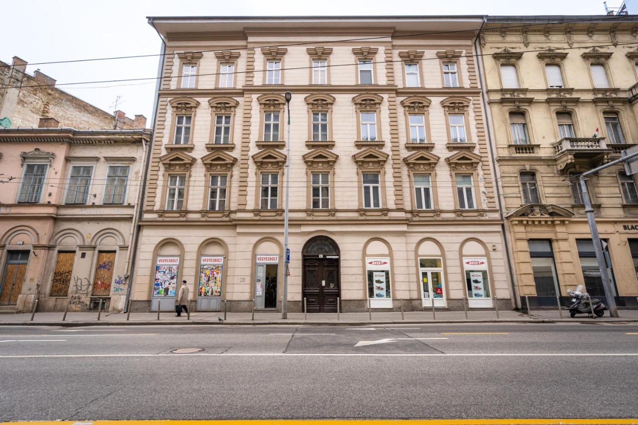 Studio Station With Gallery Budapest Esterno foto